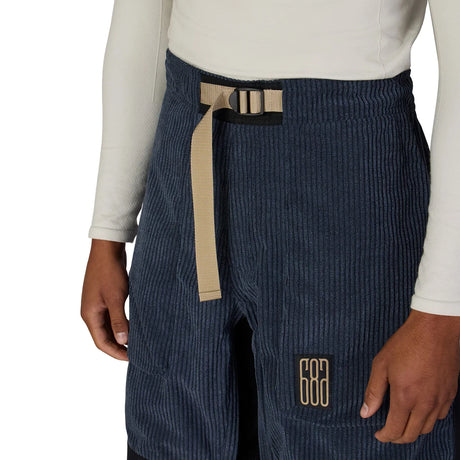 686 2.5L Ghost Mens Pant 2027 | available at Willi's Ski and Board shops