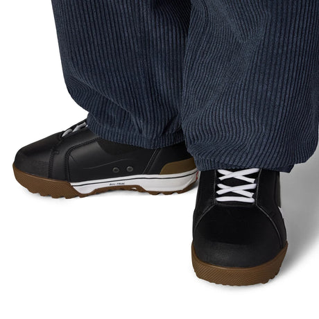 686 2.5L Ghost Mens Pant 2027 | available at Willi's Ski and Board shops
