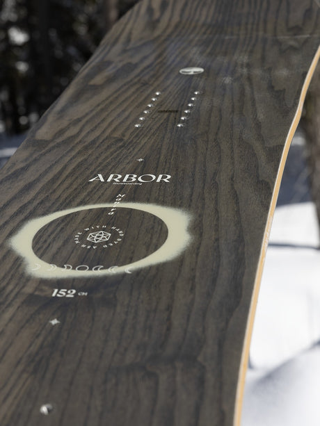 Arbor Mantra Snowboard 2026 alpine binding -- Womens colorway top view showing toe and heel piece