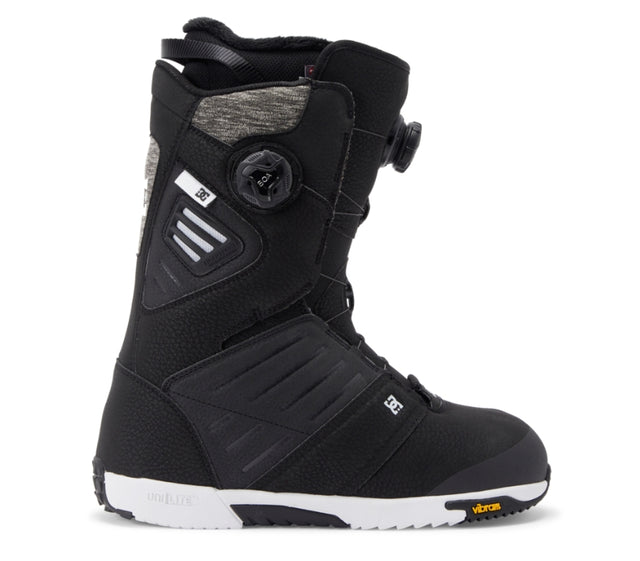 Dc Judge Sb Boots all-mountain snowboard -- top sheet graphic at Willis Ski and Board Pittsburgh