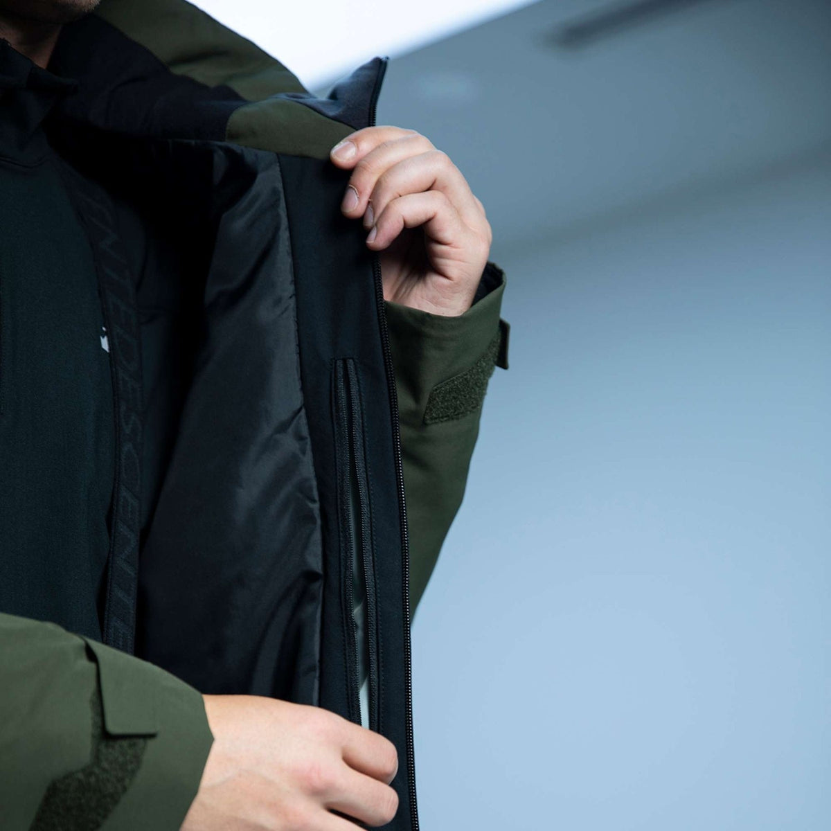 Descente Angular Line Mens Jacket 2026