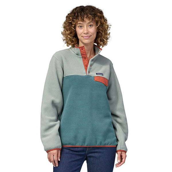 This is an image of Patagonia Womens LW Synch Snap-T Pullover